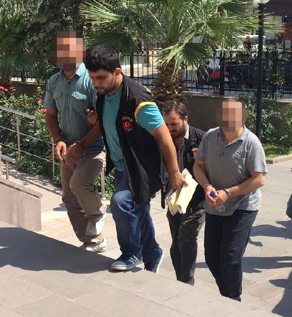 Turgutlu\'da 6 Fetö Şüphelisi Daha Adliyede