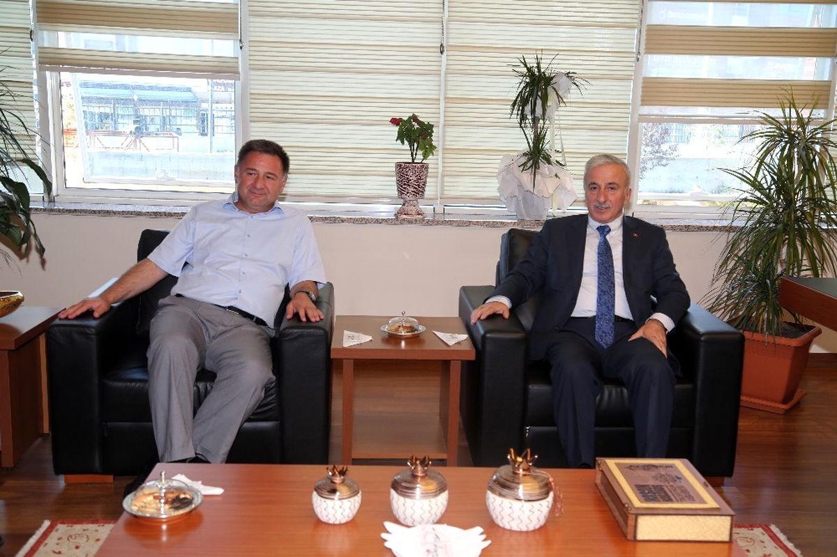 Vali Kamçı\'dan Adliye ve Baroya Ziyaret