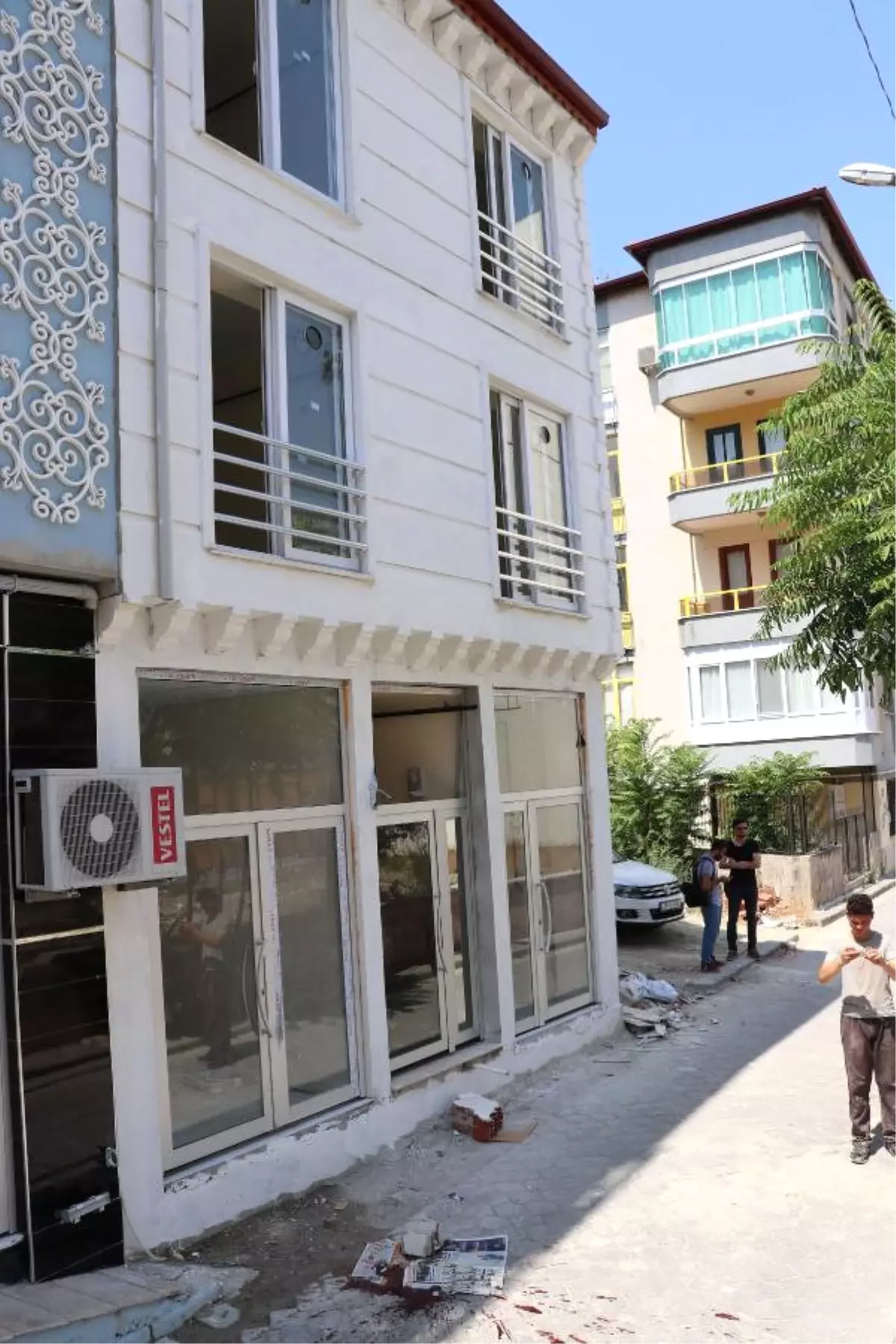 2\'nci Kattan Düşen Marangoz Yaralandı