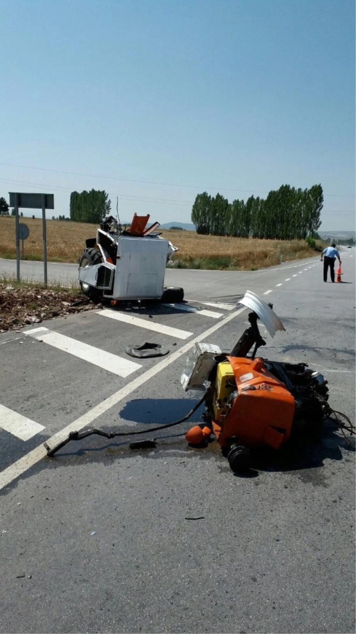 Çavdarhisar\'da Trafik Kazası: 3 Yaralı