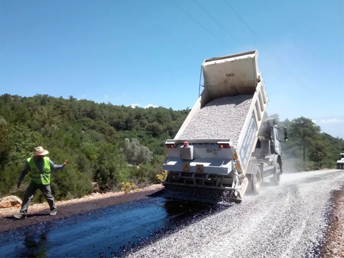 Fethiye ve Seydikemer\'de Yol Çalışmaları Sürüyor