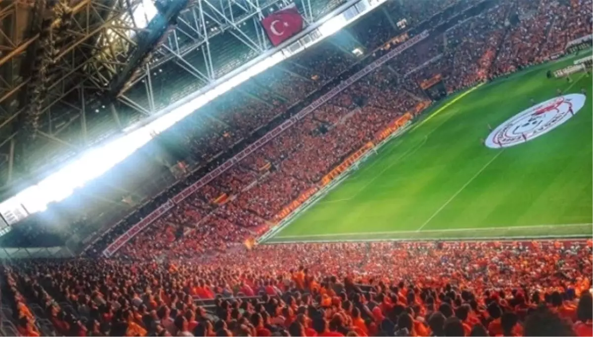 Galatasaray\'ın Stadında Büyük Girişim!