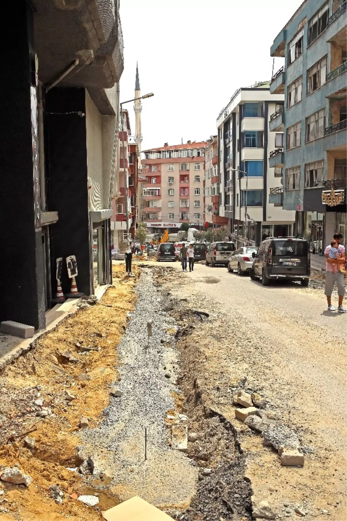 Güngören\'de Yol Yapım Çalışmaları Aralıksız Sürüyor