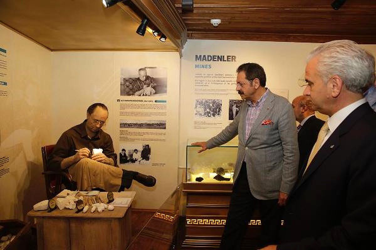 Hisarcıklıoğlu, Eskişehir Ticaret ve Sanayi Müzesi\'ni Gezdi