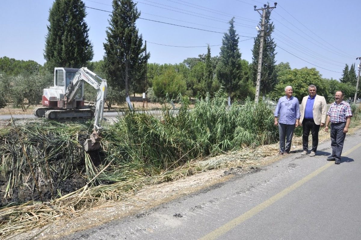 Hürriyet Mahallesi\'nde 3 Bin Metrelik Dere Temizliği