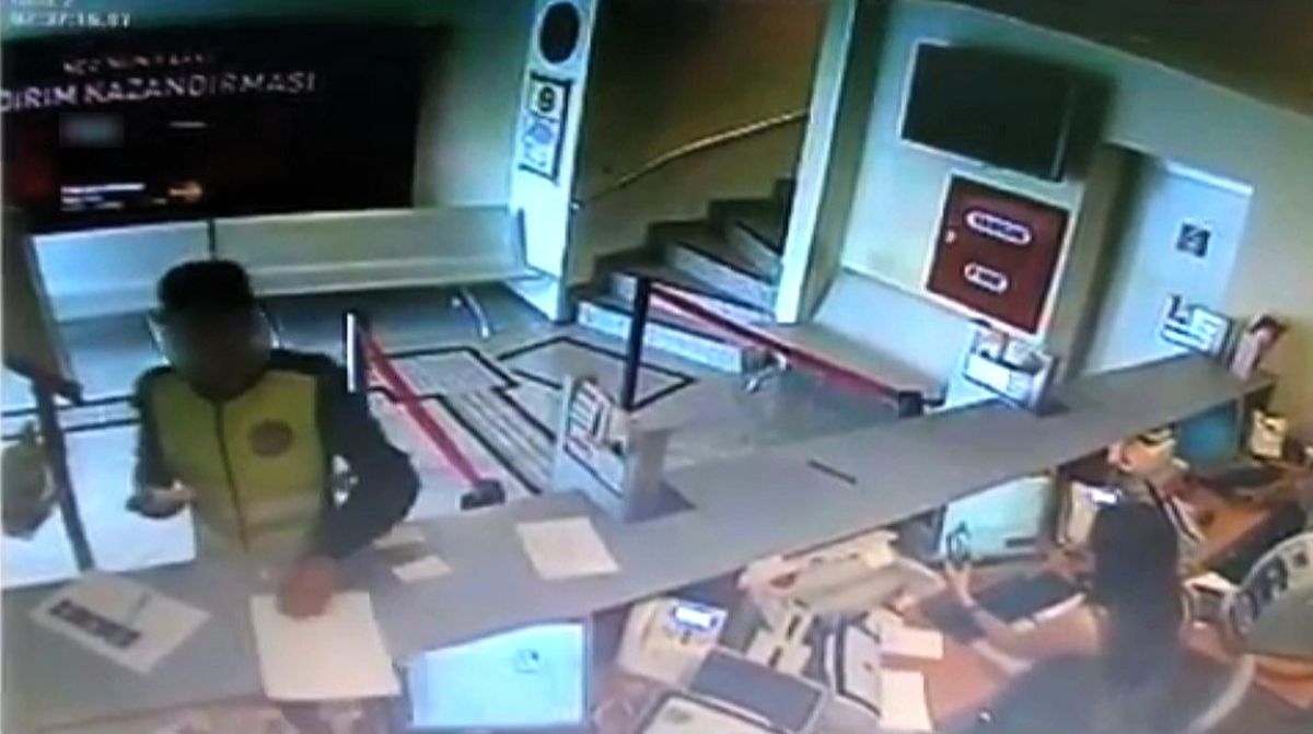 İstanbul\'da Bir Kadını Telefonda Dolandıran 6 Kişi Tutuklandı