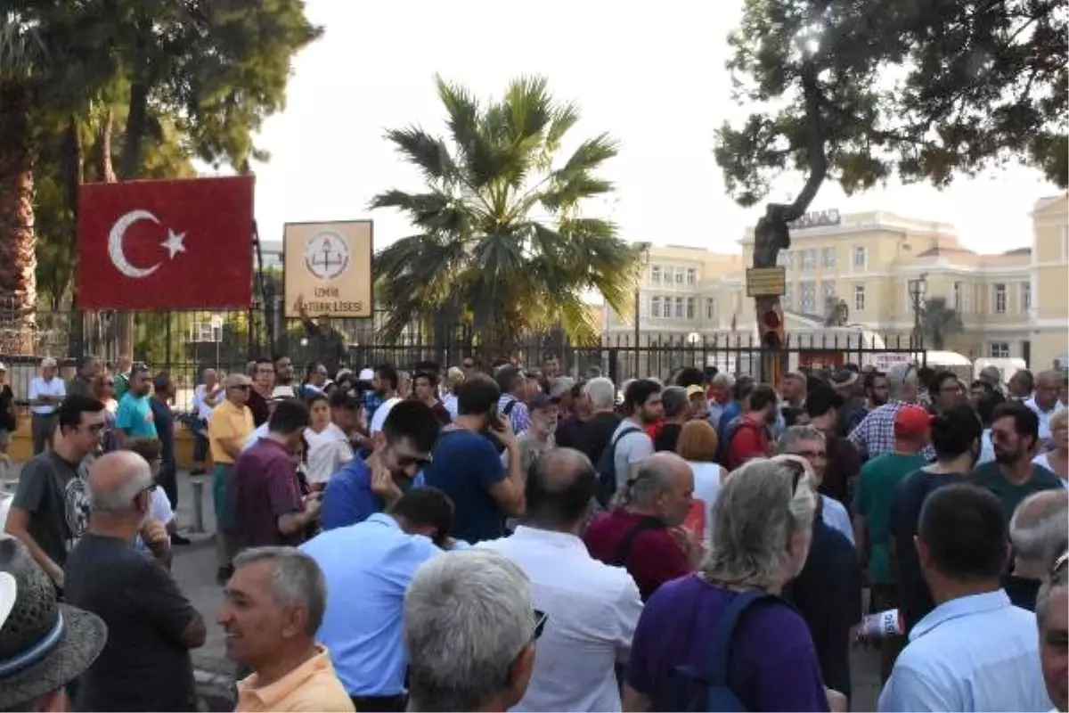 İzmir Atatürk Lisesi Mezunlarından Tepki