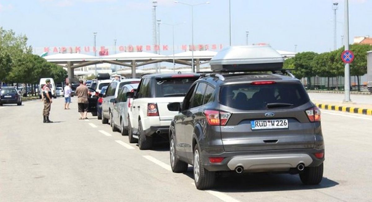 Kapıkule\'de Dönüş Yoğunluğu Sürüyor