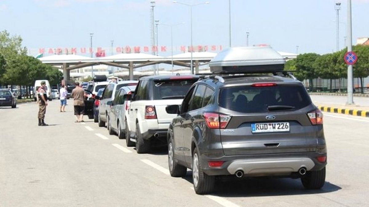 Kapıkule\'de Dönüş Yoğunluğu Sürüyor