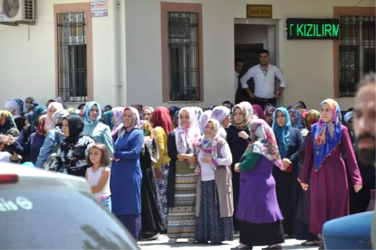 Oğluna Siper Olarak Ölen Baba, Toprağa Verildi