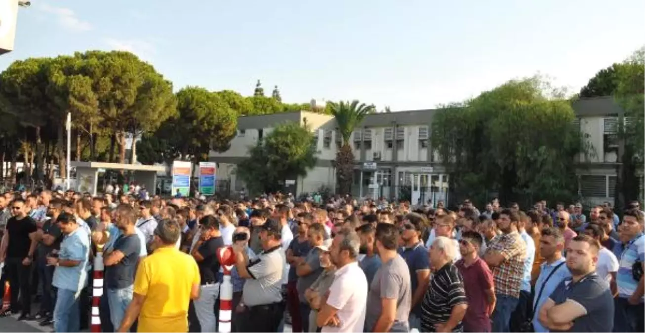 Petrol- İş, İşten Çıkartılan 6 İşçi İçin Protesto Eylemi Yaptı