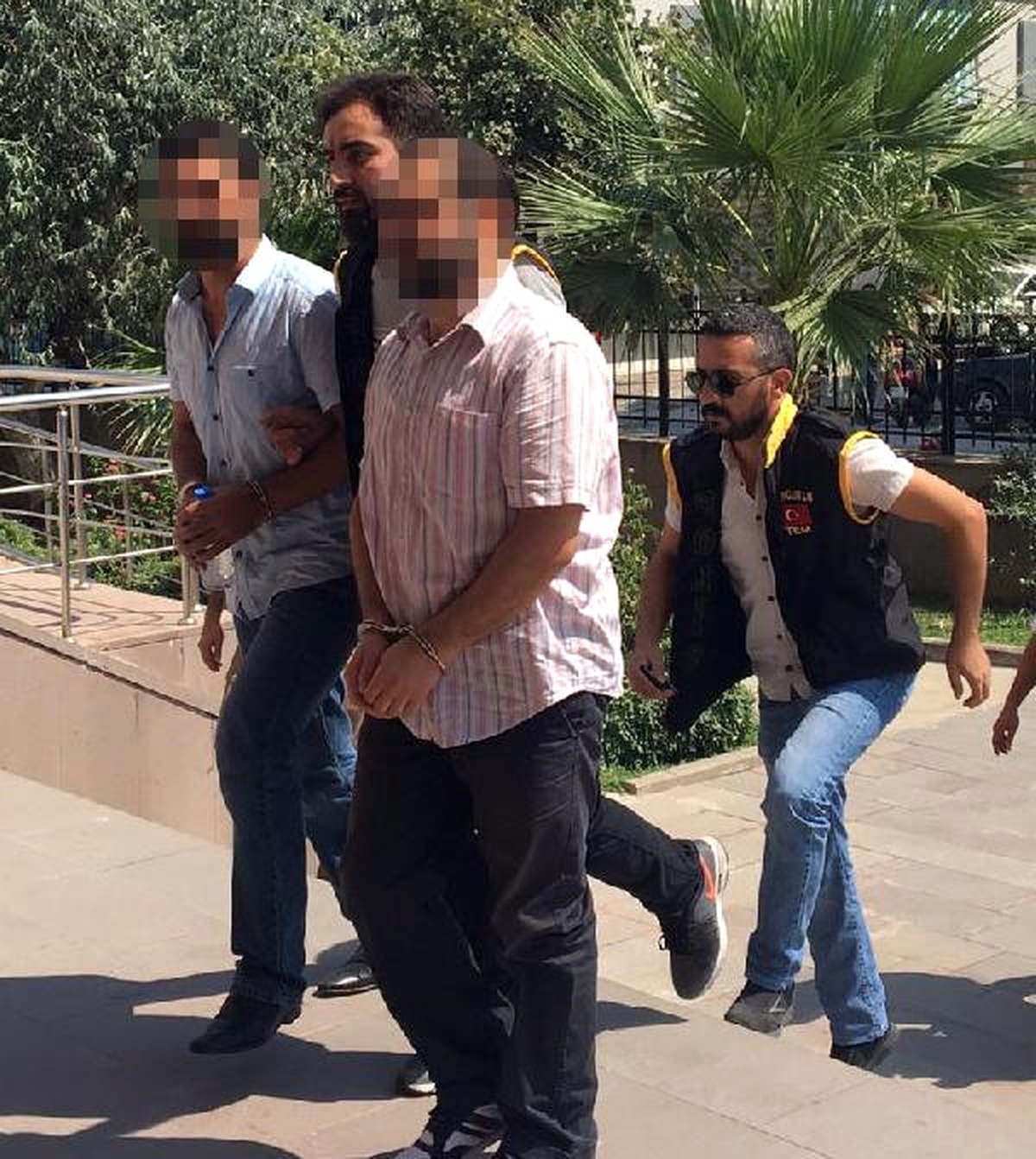 Turgutlu\'da 5 Fetö Şüphelisi Daha Tutuklandı