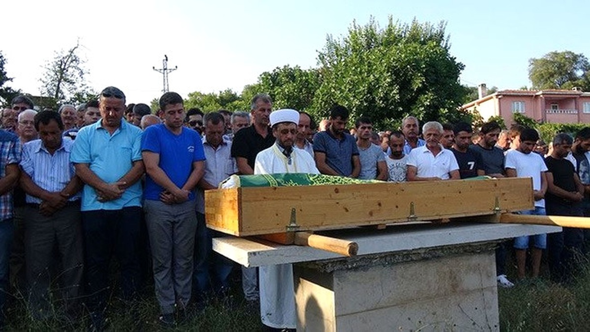 Ünlü Jokey Erdiz Arslan Toprağa Verildi