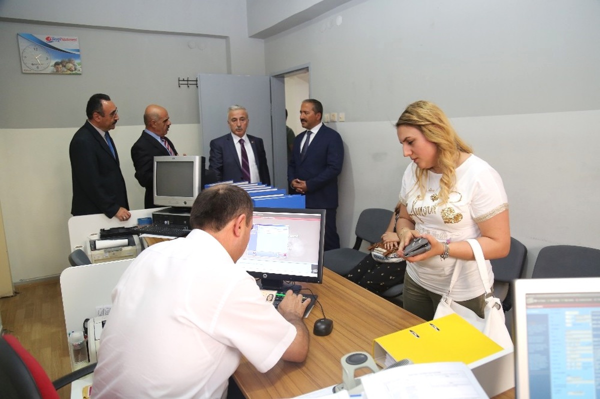 Vali Kamçı\'dan Kocasinan ve Melikgazi İlçe Nüfus Müdürlüklerine Ziyaret