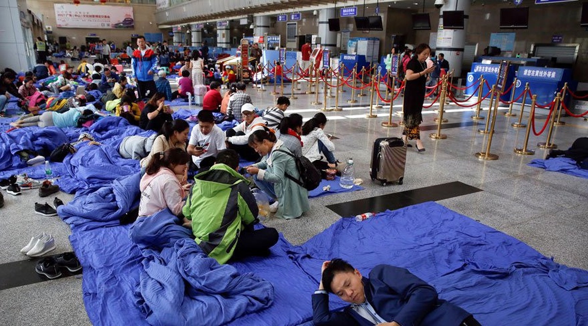 Xinjiang\'daki Depremzedelere İlk Yardımlar Ulaştı