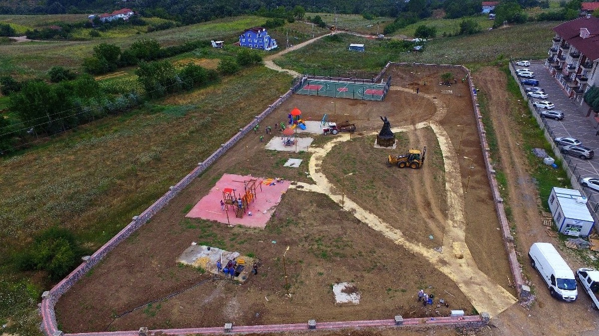 Yeşilyurt Mahallesi Mevlana Parkı Tamamlanmak Üzere