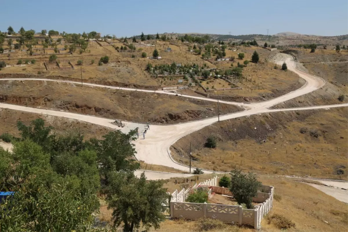 Yol Çalışmaları Devam Ediyor