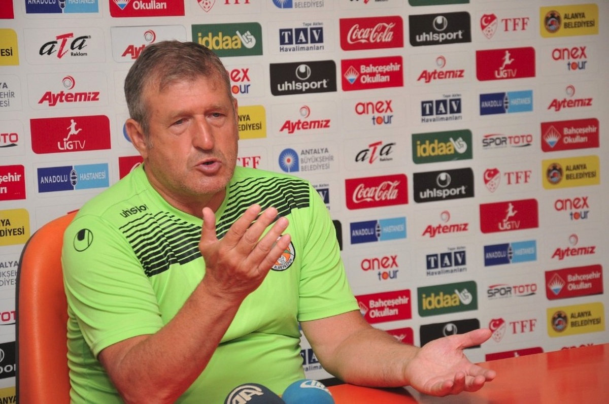 Alanyaspor Teknik Direktörü Susic: "Hedefimiz En Az Orta Sıralar"