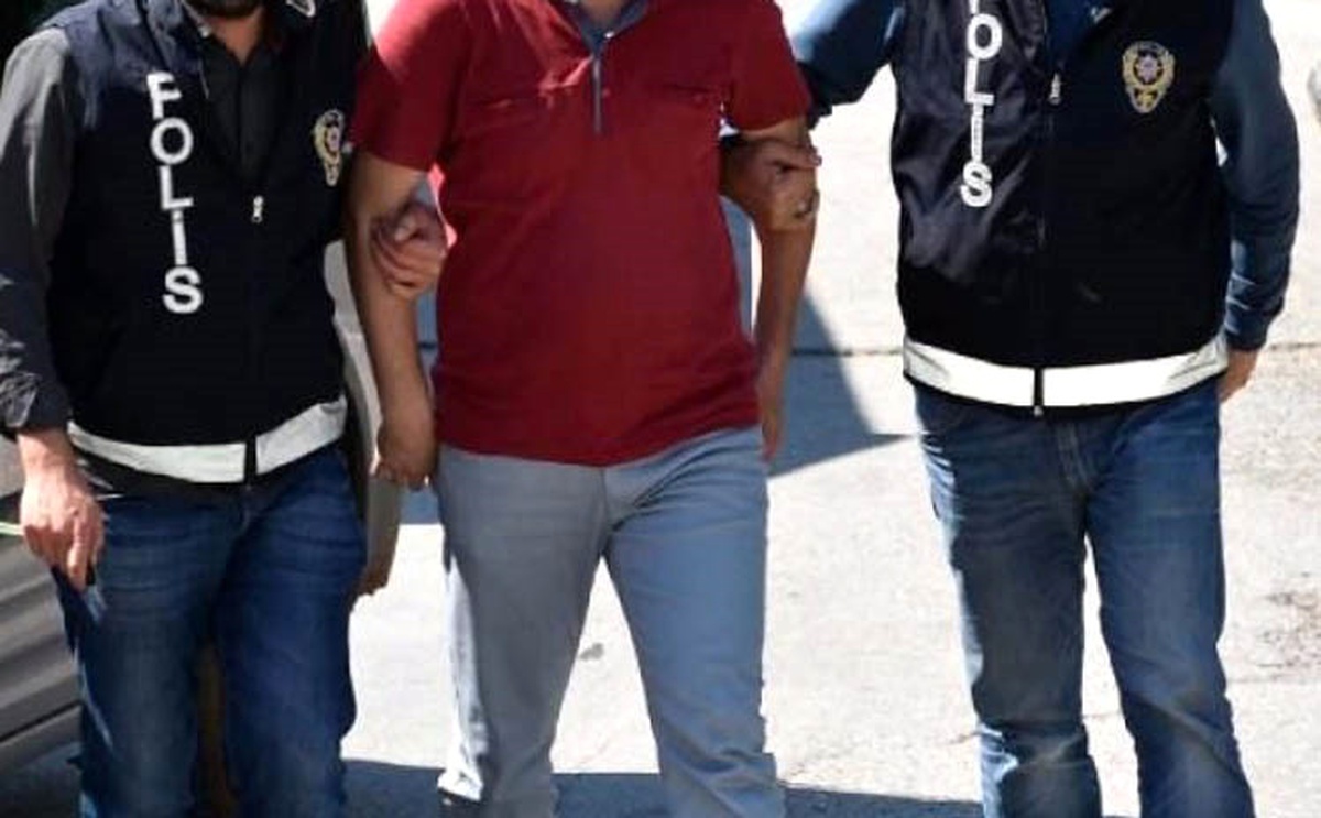 Çanakkale ve Balıkesir\'de Göçmen Kaçakçılığına 15 Gözaltı
