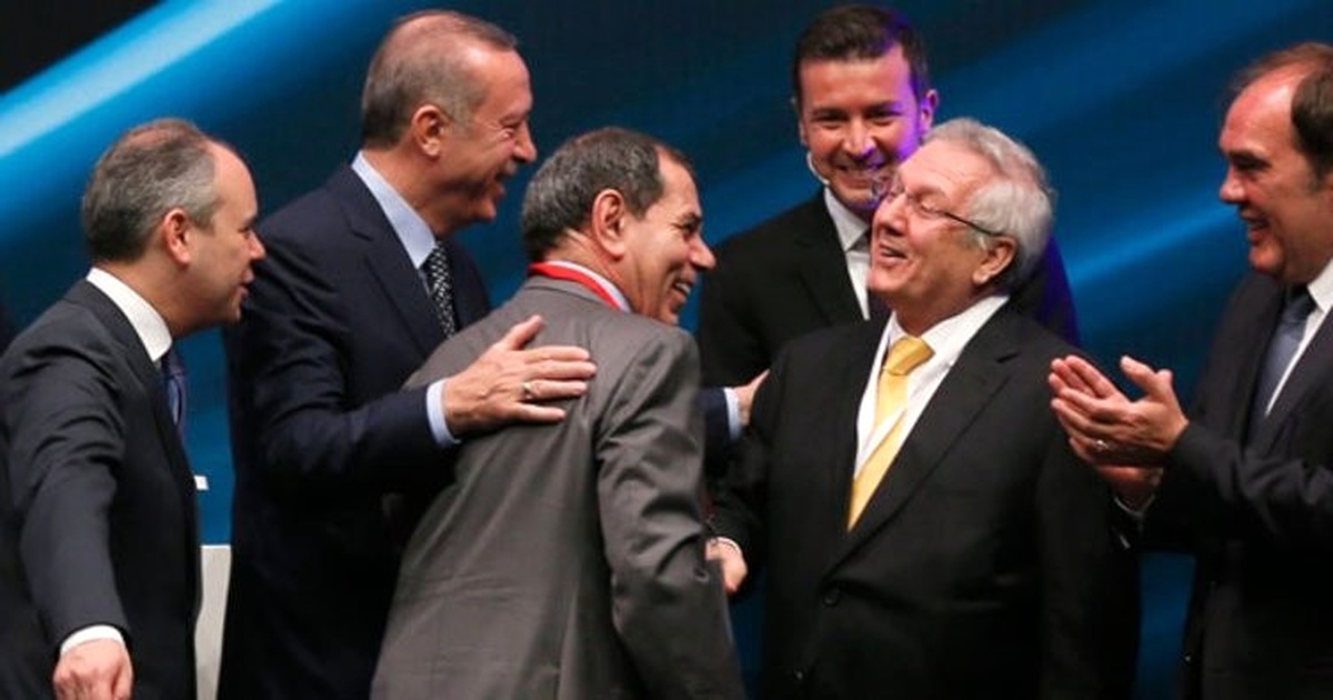 Cumhurbaşkanı Erdoğan, Dursun Özbek\'i Tebrik Etti