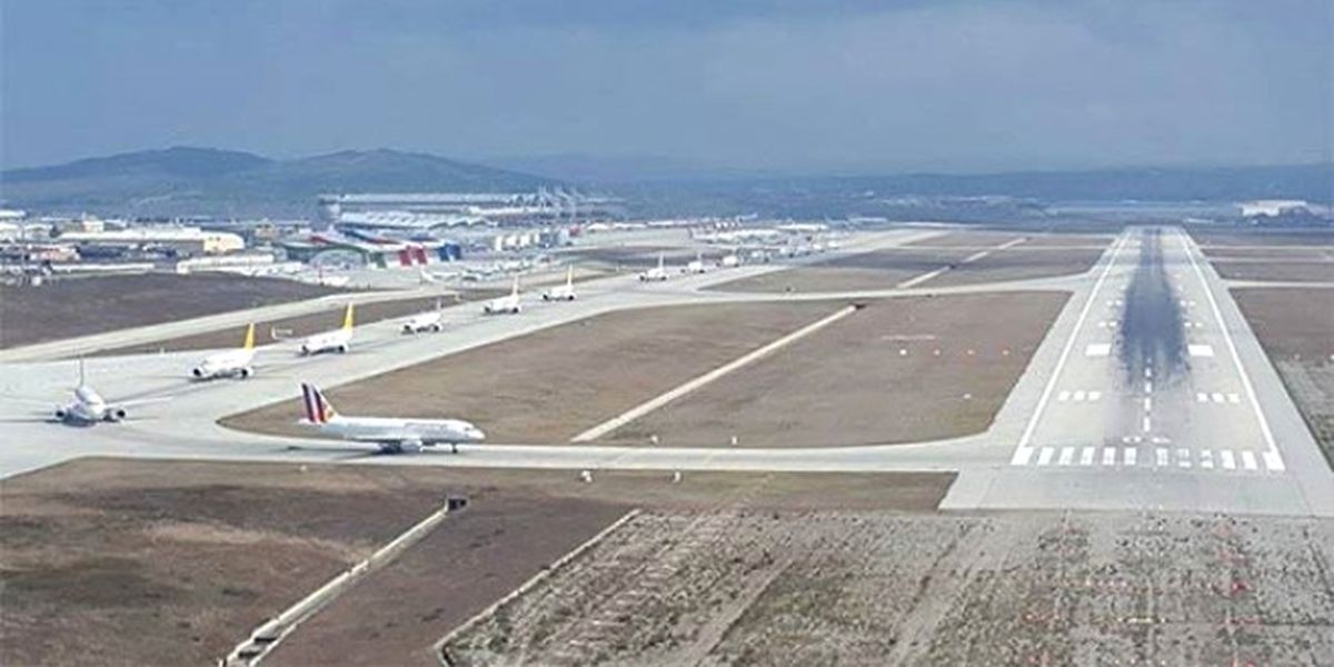 Dha İstanbul - Pistteki Çukur Nedeniyle Uçaklar İniş ve Kalkış Yapamadı