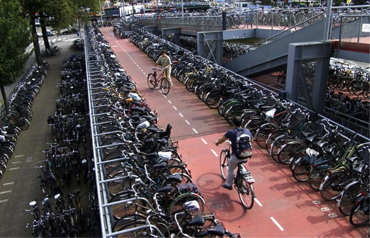 Dünyanın En Büyük Bisiklet Otoparkı Hollanda\'da Açılacak