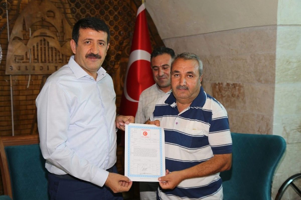 Eyyübiye\'nin 2 Mahallesinde Daha Tapu Sevinci