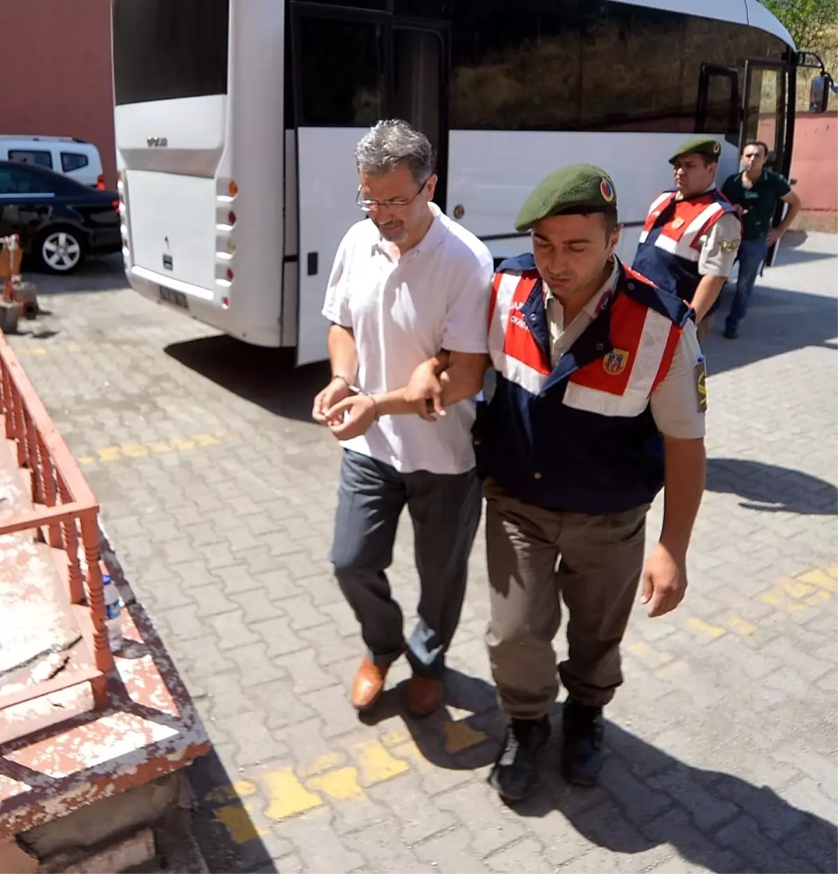 Fetö Sanığı Ahmet Öksüz\'ün Yargılanmasına Devam Edildi