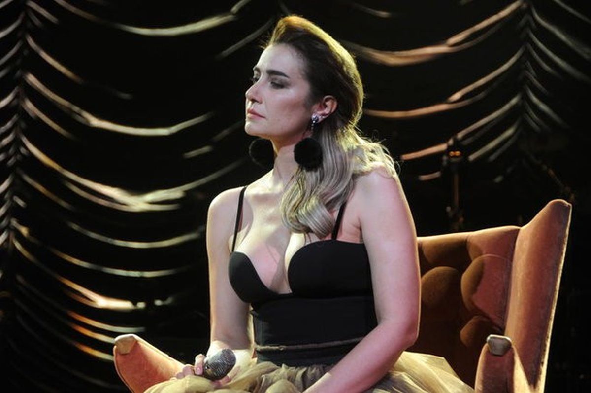 Gençlik Fotoğrafı Ortaya Çıktı! Şarkıcı Sıla, Estetik Harikasıymış