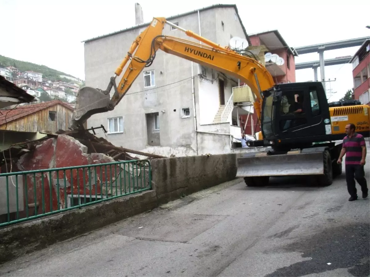 İzmit\'te Kaçak Yapılaşmaya Ceza Yağdı