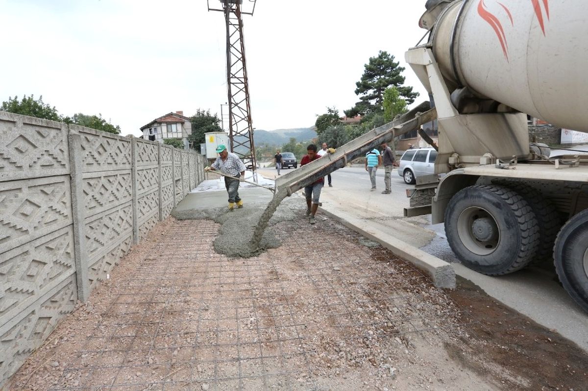 Kazımpaşa\'ya Hem Doğalgaz Hem de Kaldırım
