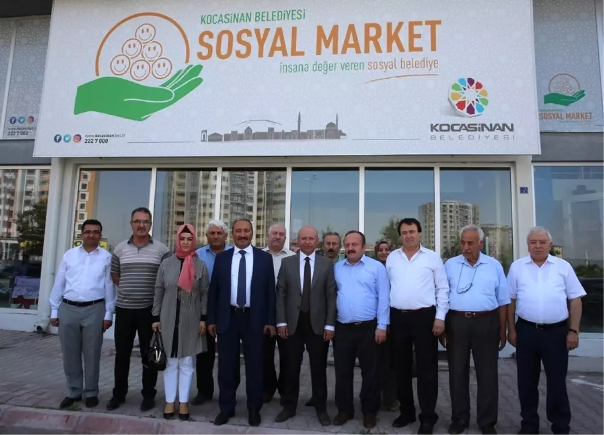 Kocasinan Belediyesi \'Sosyal Market\' Projesiyle Muhtaçları Yalnız Bırakmıyor