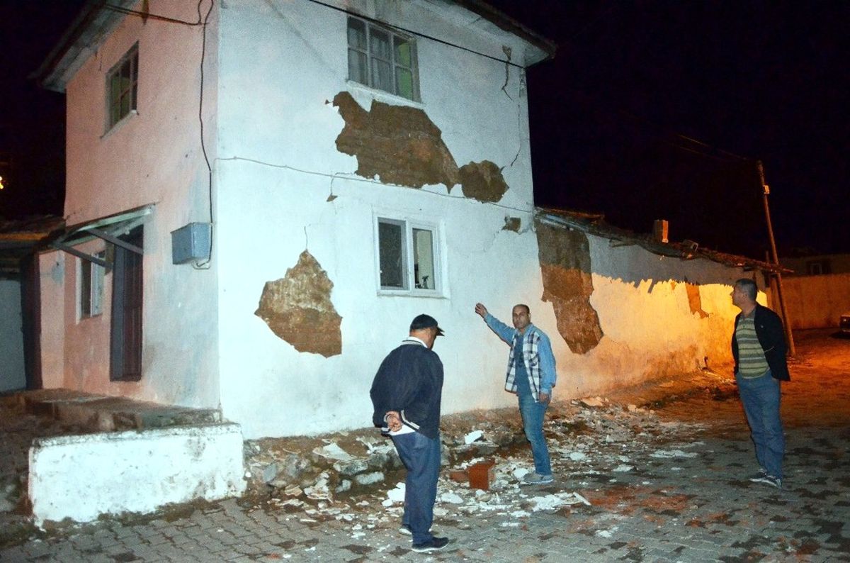 Manisalı Depremzedelere Acil Yardım Ödenekleri Dağıtıldı