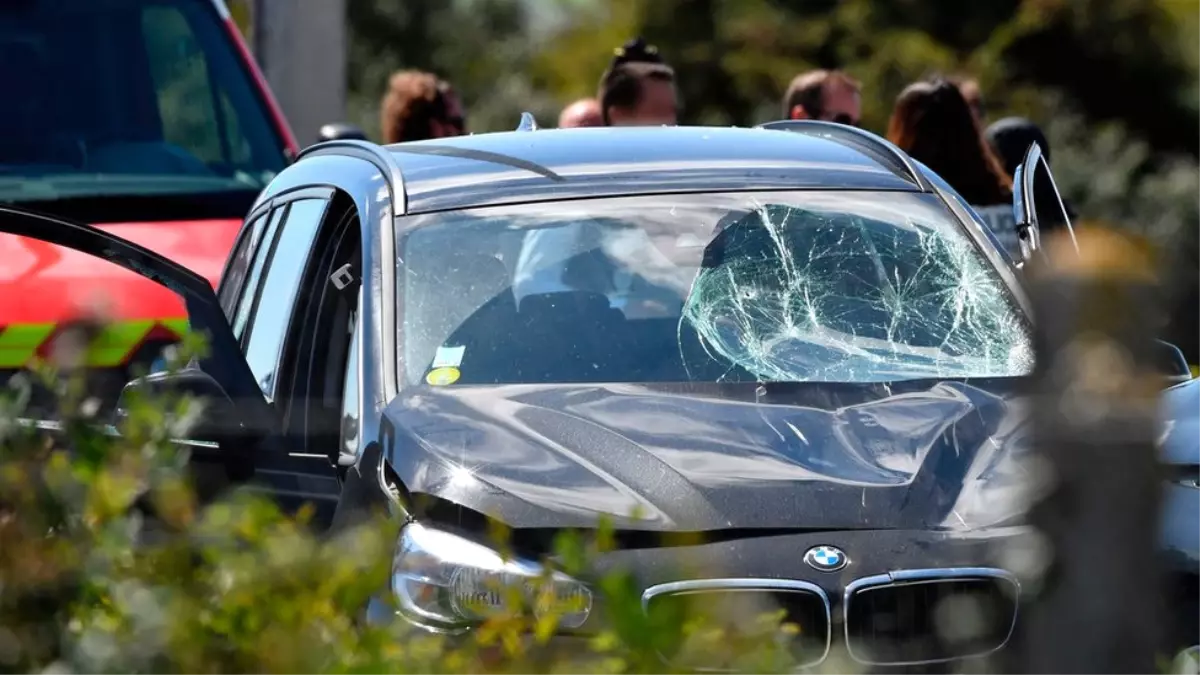 Paris\'te 6 Askerin Yaralandığı Saldırının Ardından Bir Zanlı Yakalandı