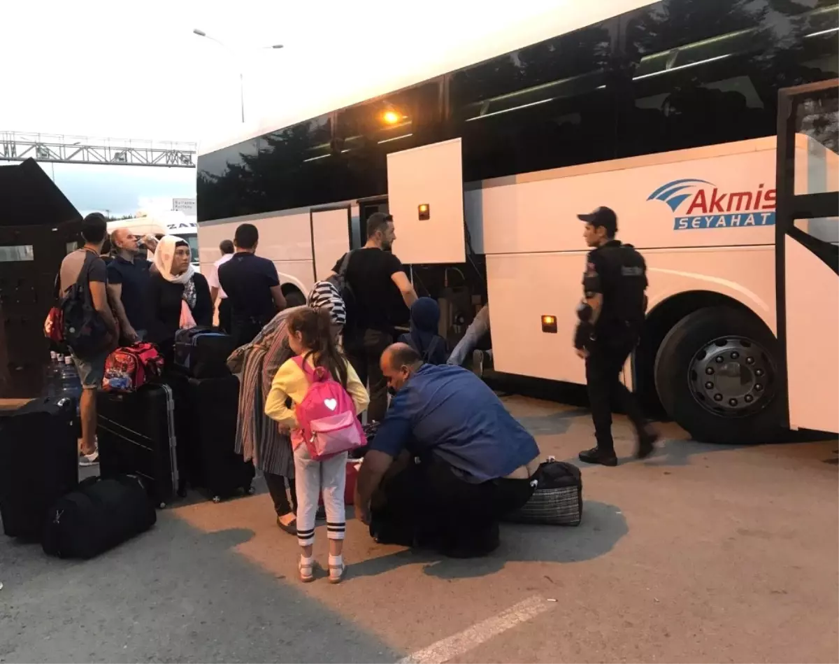 Sabiha Gökçen\'e Giriş Çıkışı Yasağı Yolcuları Mağdur Ediyor