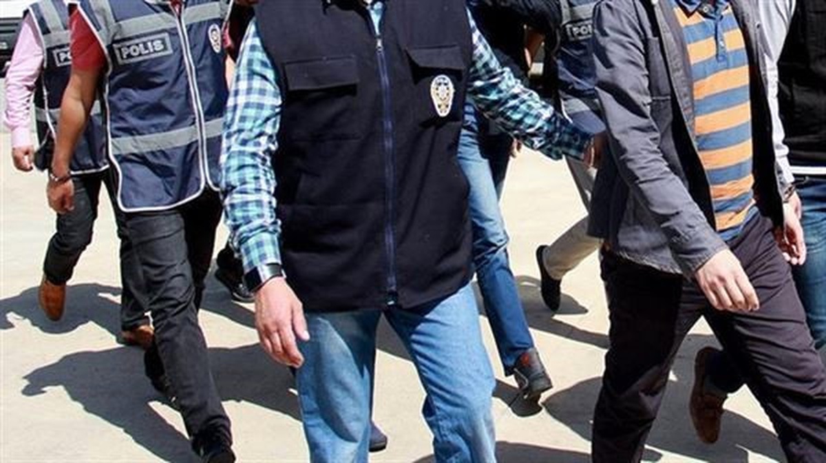 Sivas Merkezli Fetö Operasyonunda 8 Gözaltı