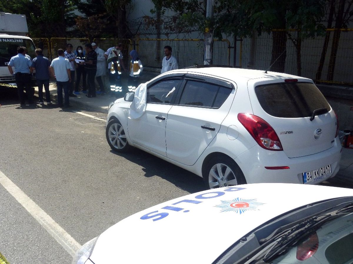 Ümraniye\'de Bir Kişi Araç İçinde Ölü Bulundu