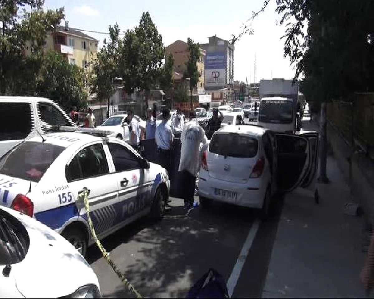 Ümraniye\'de Otomobil İçinde Ölüm
