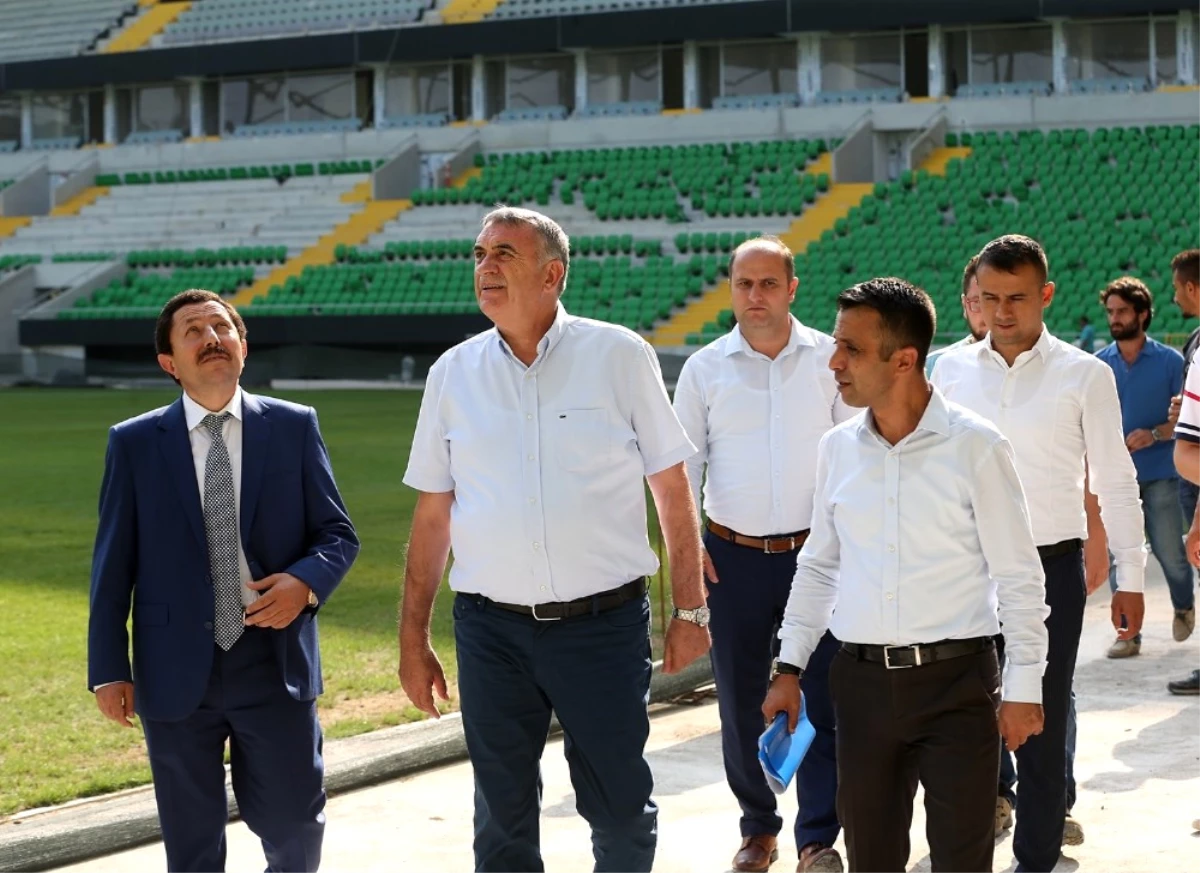 Vali Balkanlıoğlu ve Başkan Toçoğlu Yeni Stadı İnceledi