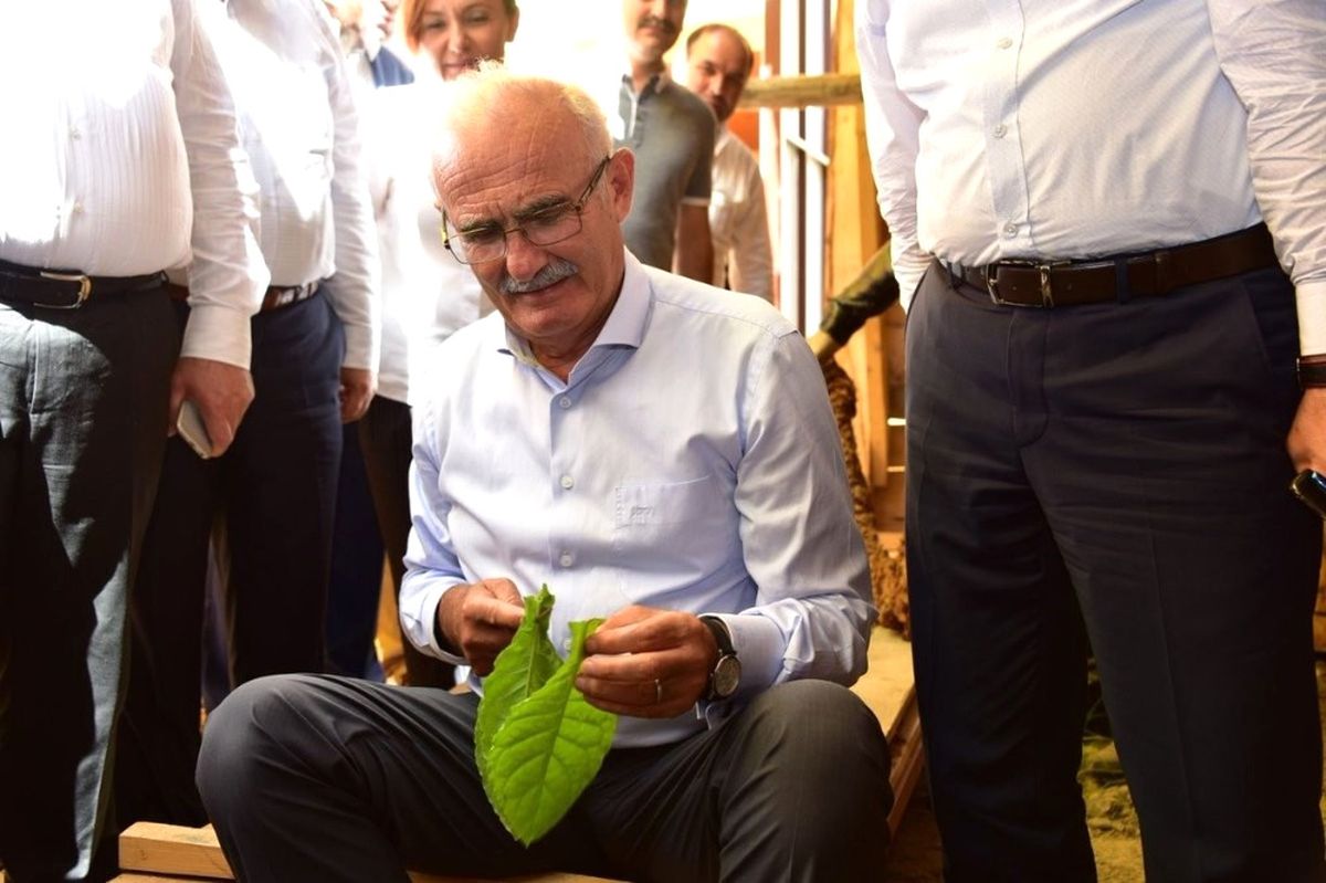 Vali ve Başkan Tütün Dizdi