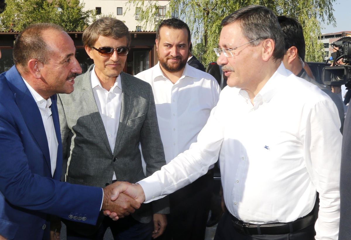 Ankara Büyükşehir\'den Gölbaşı Mahallelerine Malzeme Desteği