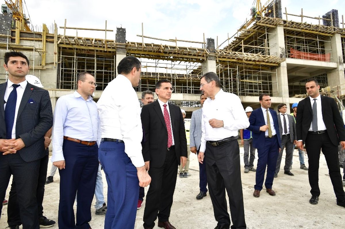 Başkan Gökçek ile Ankara Valisi Topaca, Eryaman Stadı İnşaatını Gezdi