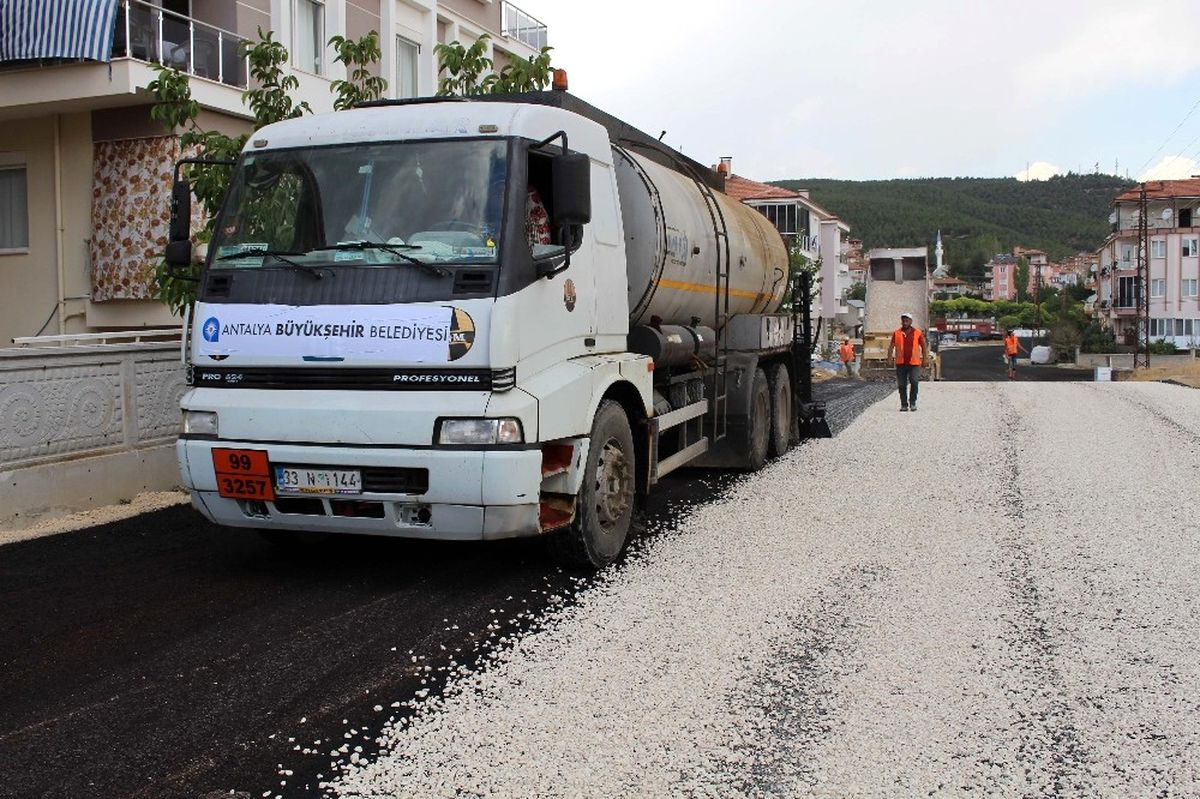 Büyükşehir\'den Asfalt ve Altyapı Çalışması