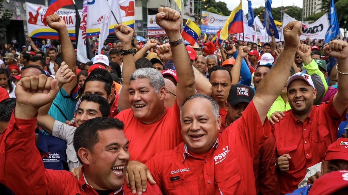 Chavezcilere Göre Venezuela\'daki \'Dış Destekli Oligarşi\' Darbe Peşinde