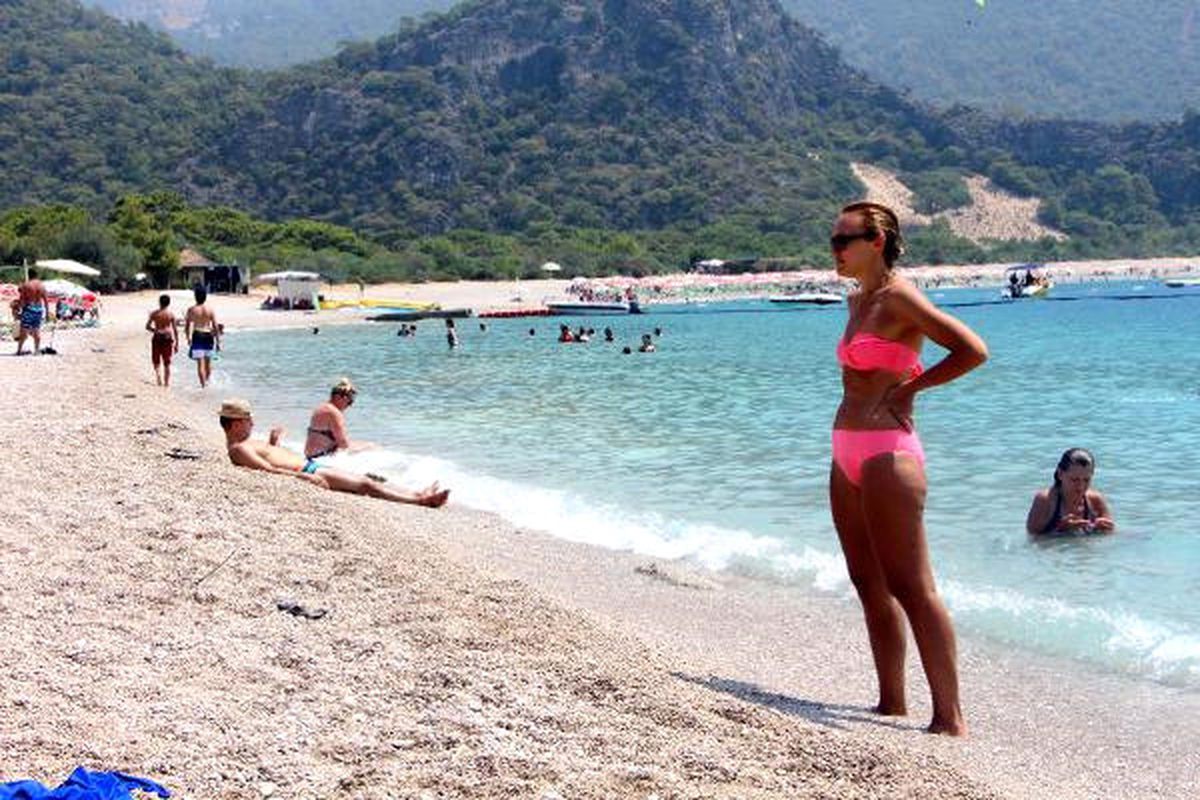Dünyaca Ünlü Plajda Denize Sıfır Localar Kaldırıldı