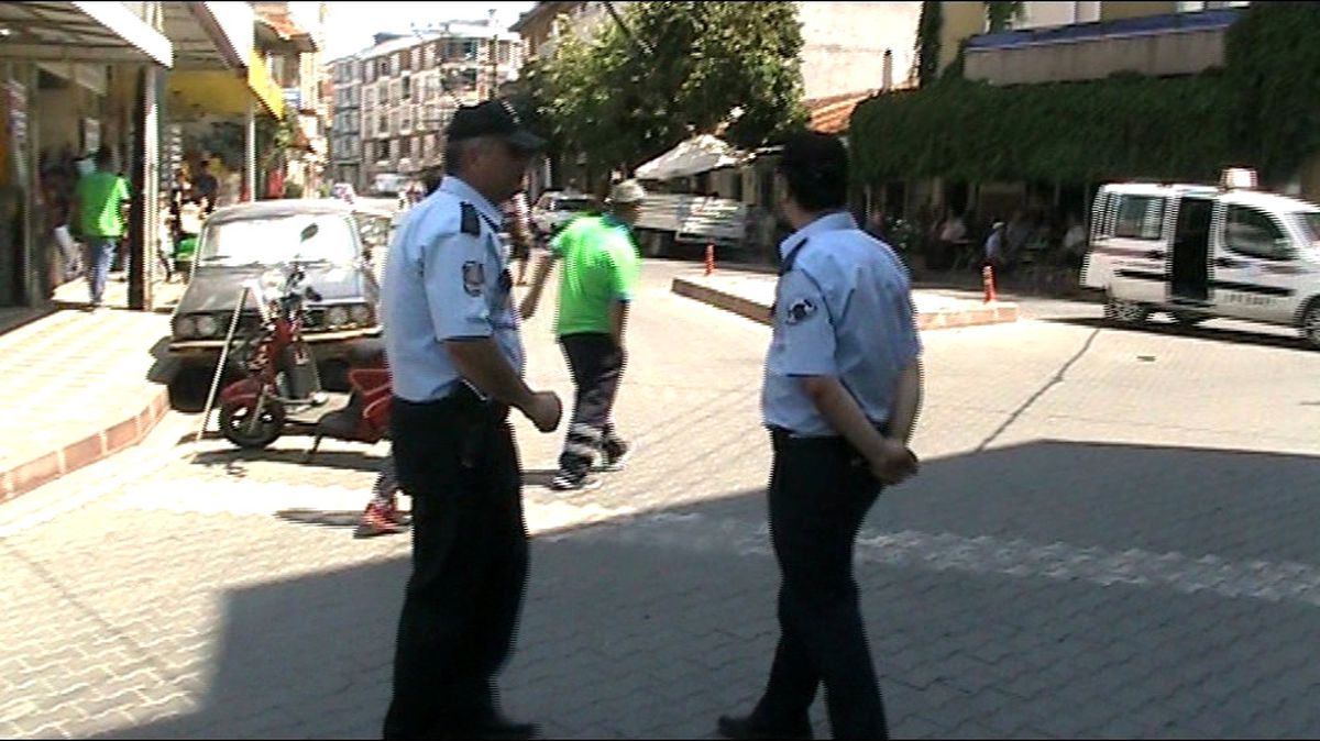 Edremit\'te Pompalı Dehşeti: 3 Yaralı