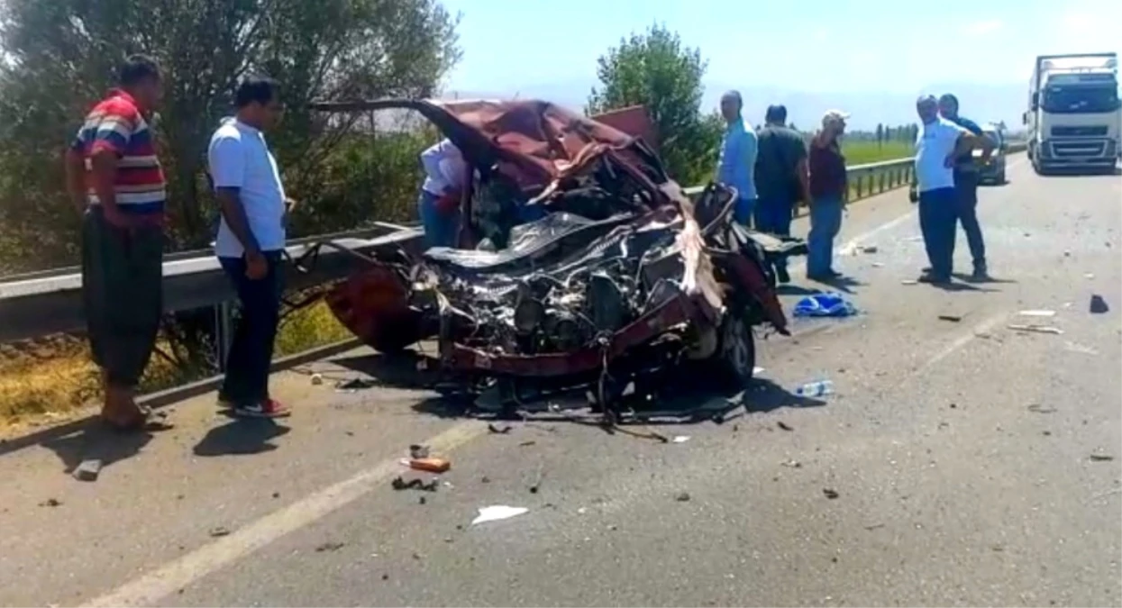 Erzincan\'da Trafik Kazası: 3 Ölü