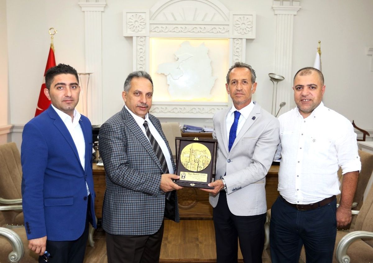 Esder\'den Mustafa Yalçın\'a Ziyaret