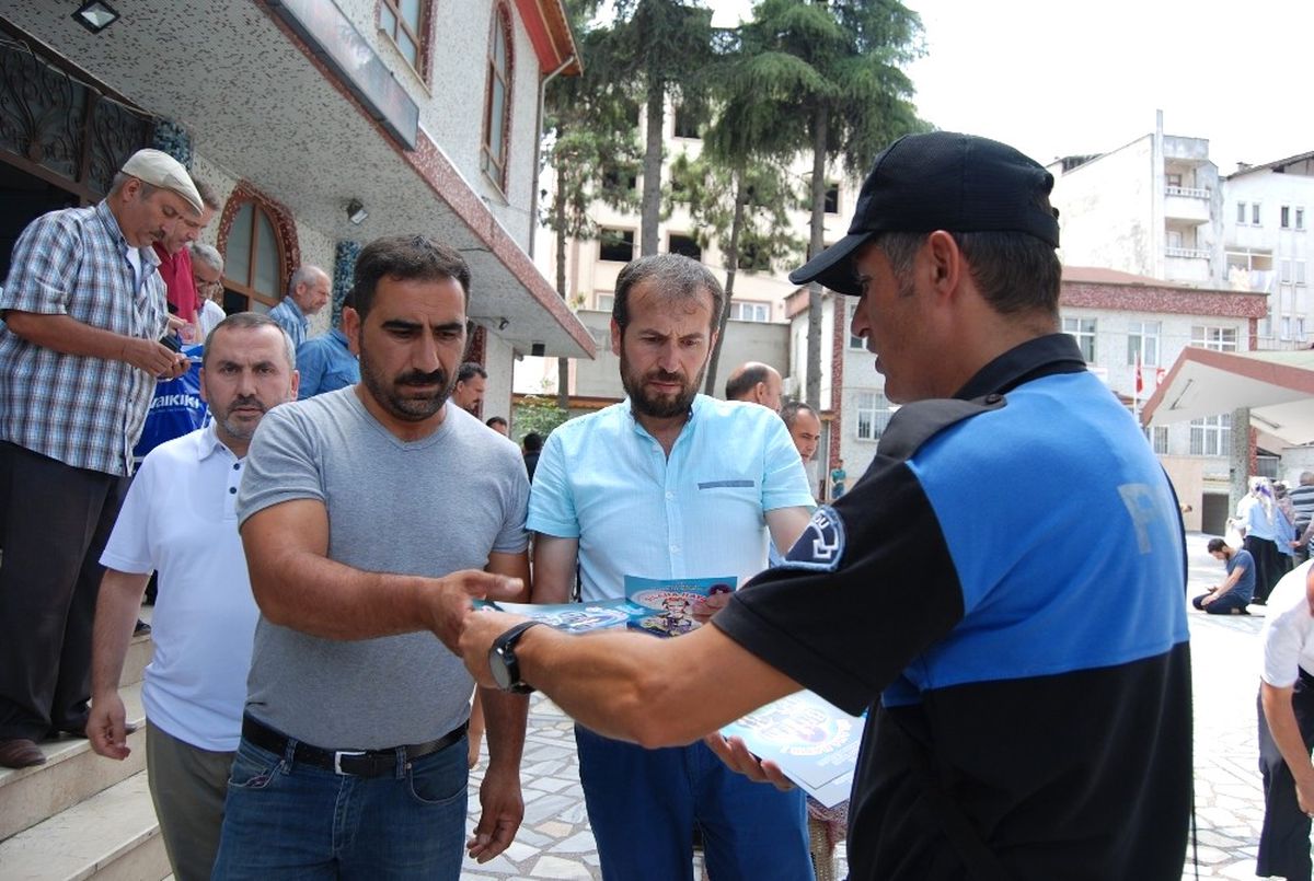 Fatsa\'da Silaha Hayır Broşürü Dağıtıldı