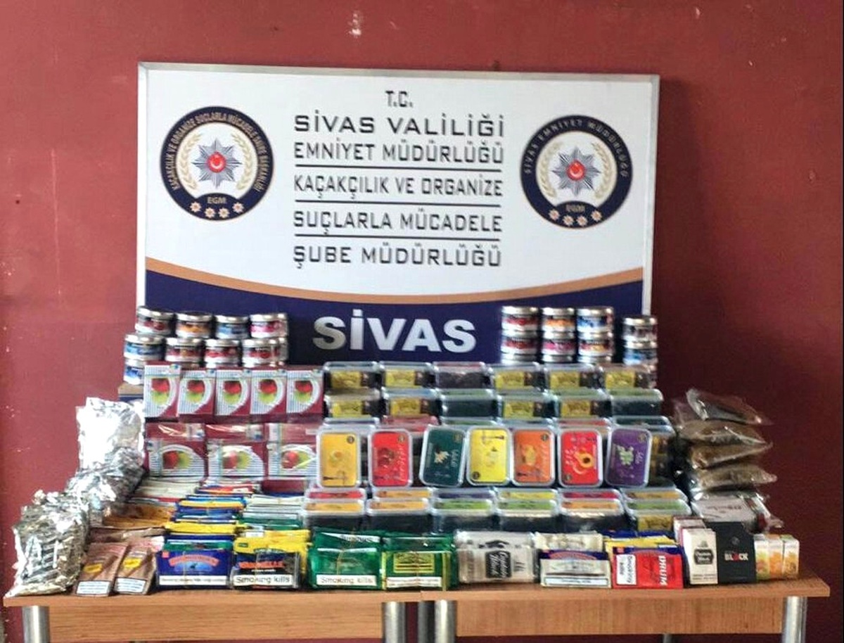 Hediyelik Eşya Dükkanına Kaçakçılık Operasyonu